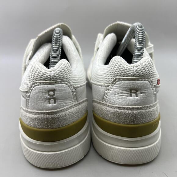 On Running The Roger Clubhouse Shoes Men Size 9 White Leather Tennis Sneakers - Picture 4 of 8